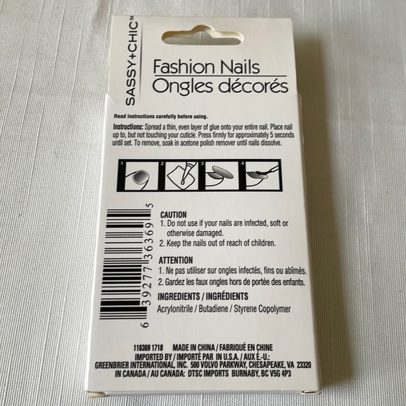 NWT Sassy + Chic blue and fun design Artificial Press On Nails 12 pc set - Picture 3 of 8